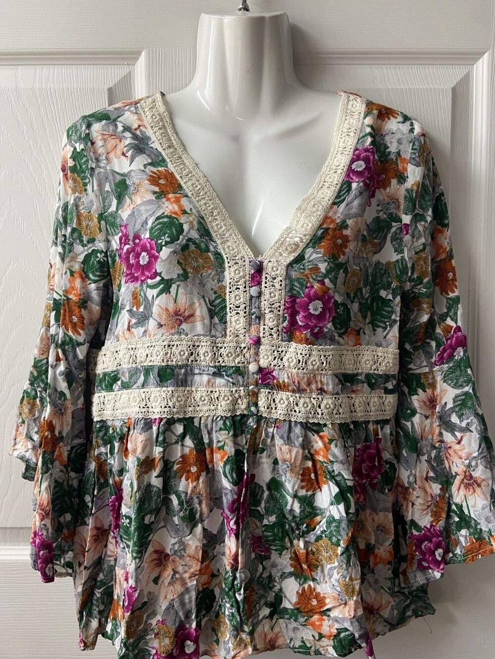 Jodiful Boho Top Womens Size Small Lace Trimmed Floral Peasant Bell Sleeve